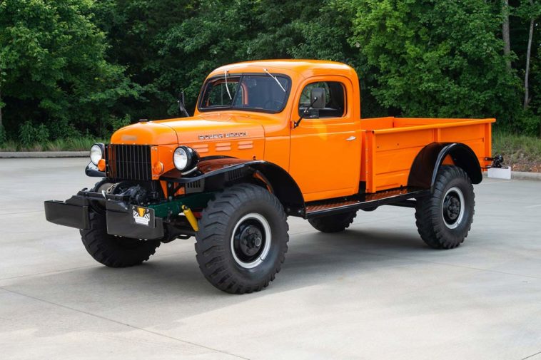 1968 Dodge Power Wagon(Berlin Motors)