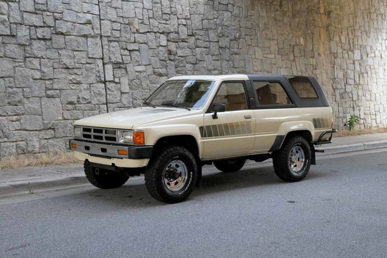 1985 Toyota 4Runner(Motorcar Studio)